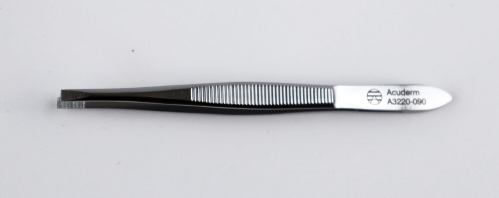 Douglas Wide Tip Forceps • 3-1/2"