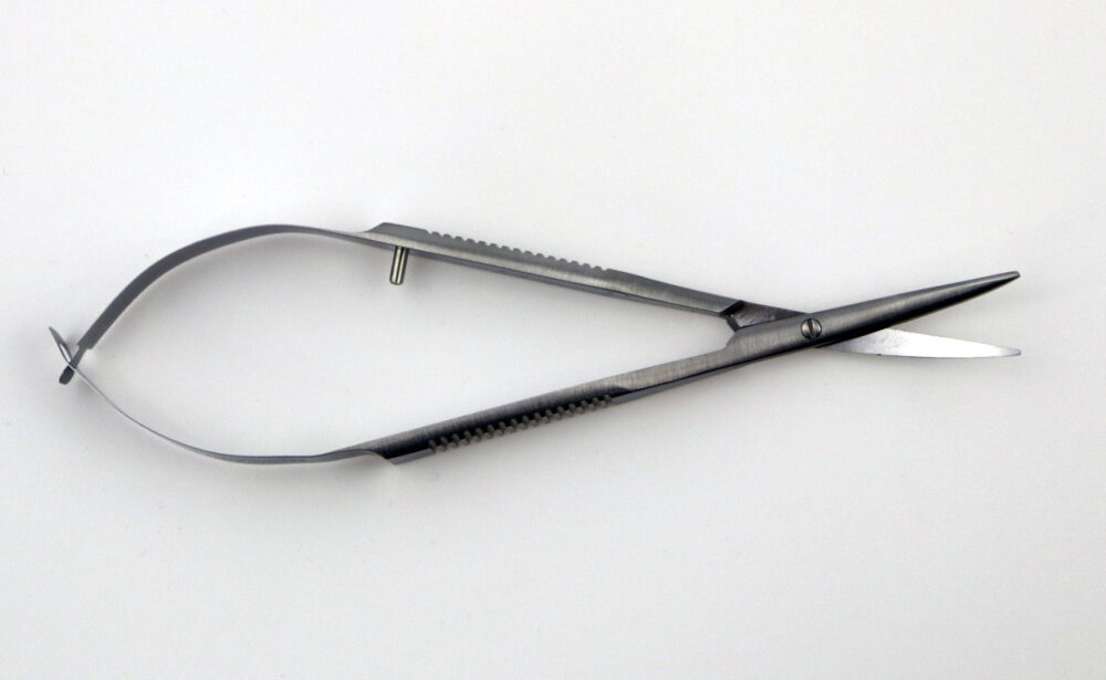 Williamson Strabismus Curved Blunt Flat Spring Type Scissors 4-3/4’’ • 12cm